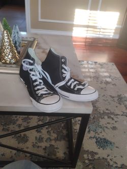 Men Shoes Size 9.5