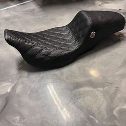 Road Glide SDC Saddlemen Seat 