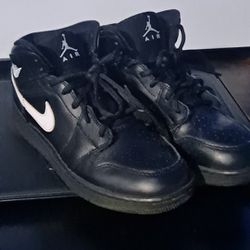 Air Jordan 1s Size 6y