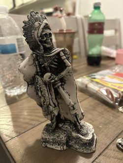 Aztec warrior statues (Discounted price )