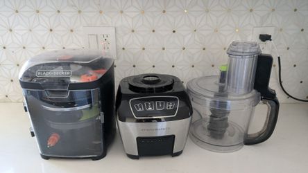 Black& Decker food processor with dicing