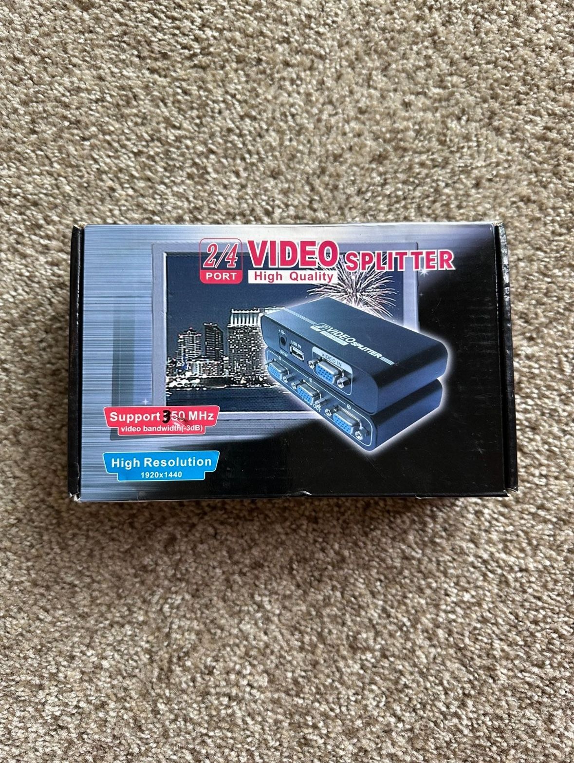 2/4 Port Video Splitter - VGA Splitter model VGA-102A. NIB. Electronics