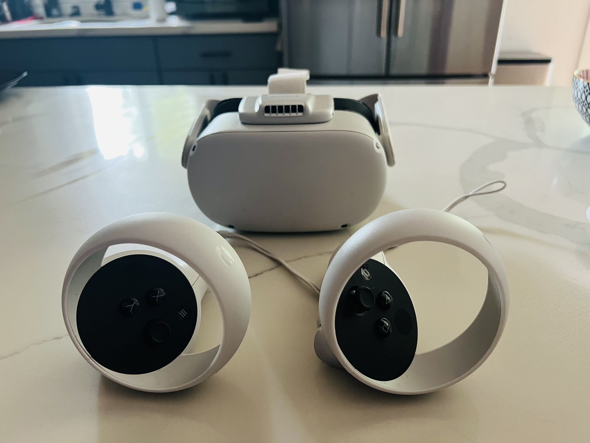Oculus Meta Quest 2 Virtual Reality Headset