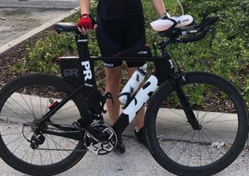Tri- bike Quintana Roo PRthree with Quintana Roo carbon wheels, aero bars, Shimano drivetrain