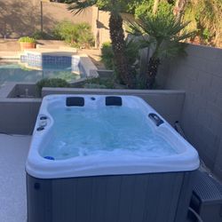 Cal Spa 240 V Hot Tub