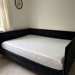 Day bed (full Size) + Mattress 