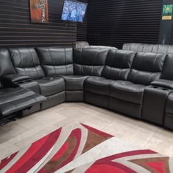 *Summer Sale Event*---Madrid Sleek Gray Leather Reclining Sectional Sofa---Delivery And Easy Financing Available😉