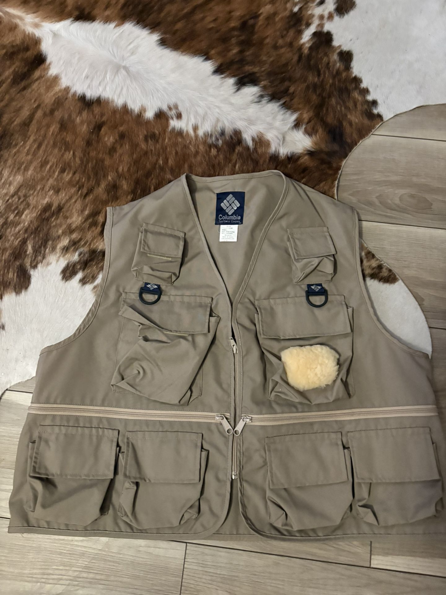vintage Columbia fly fishing utility vest in beige/khaki size XL 