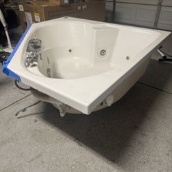 Whirlpool Jacuzzi Bathtub 