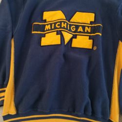 MICHIGAN SWEATSHIRT AND T SHIRT