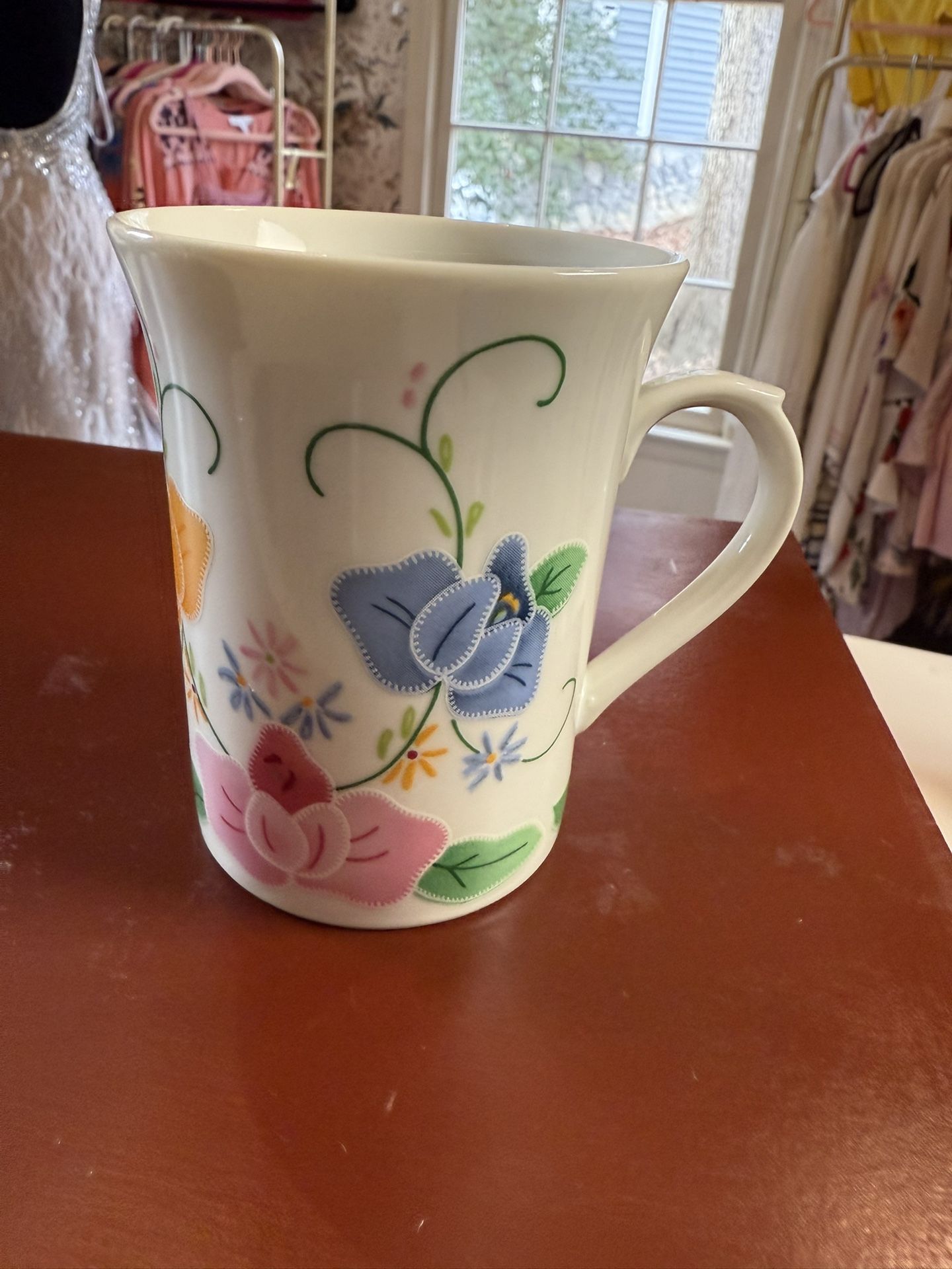 Appliqué Pattern Vintage Embroidery Porcelain 1980’s Elegant Tea Mug