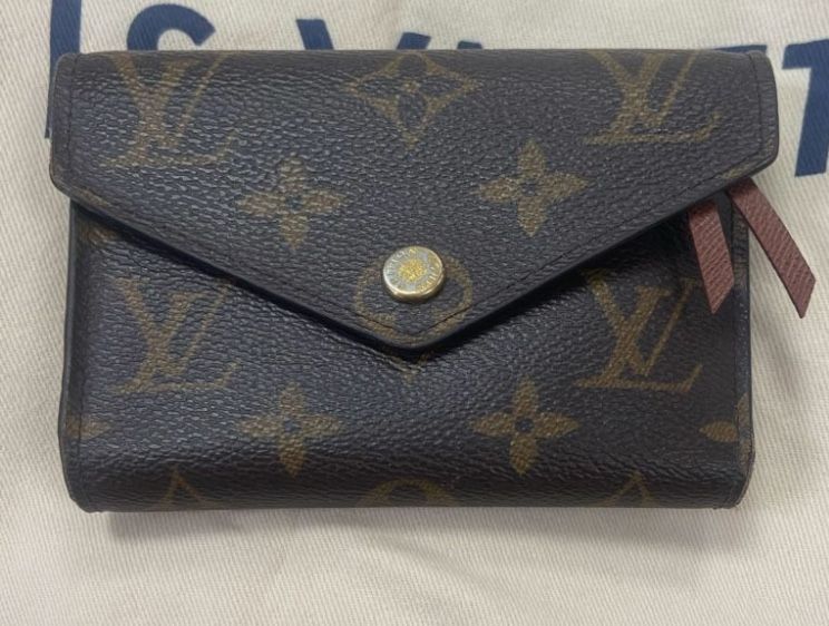 Louis Vuitton Compact Tri-Fold Wallet – Monogram Canvas (Preloved, Great Condition)