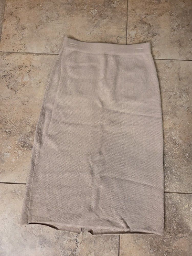 New Knit Skirt - Size XL