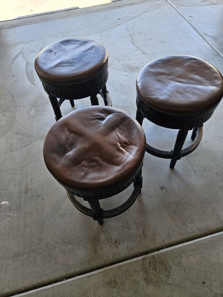 Spinning Low Bar Stools