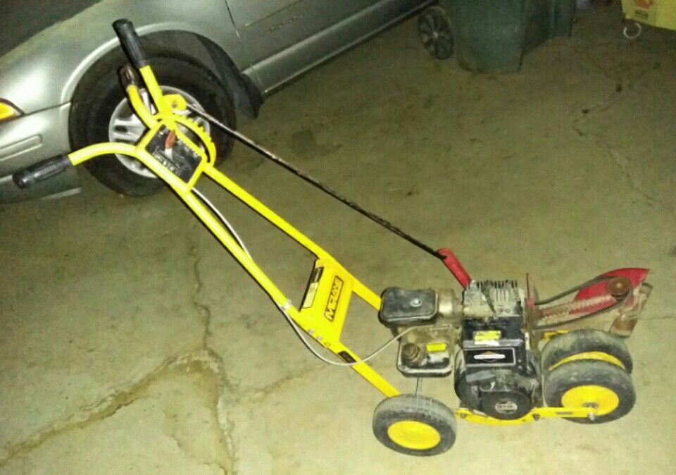 McLane Gas Powered Lawn Edger