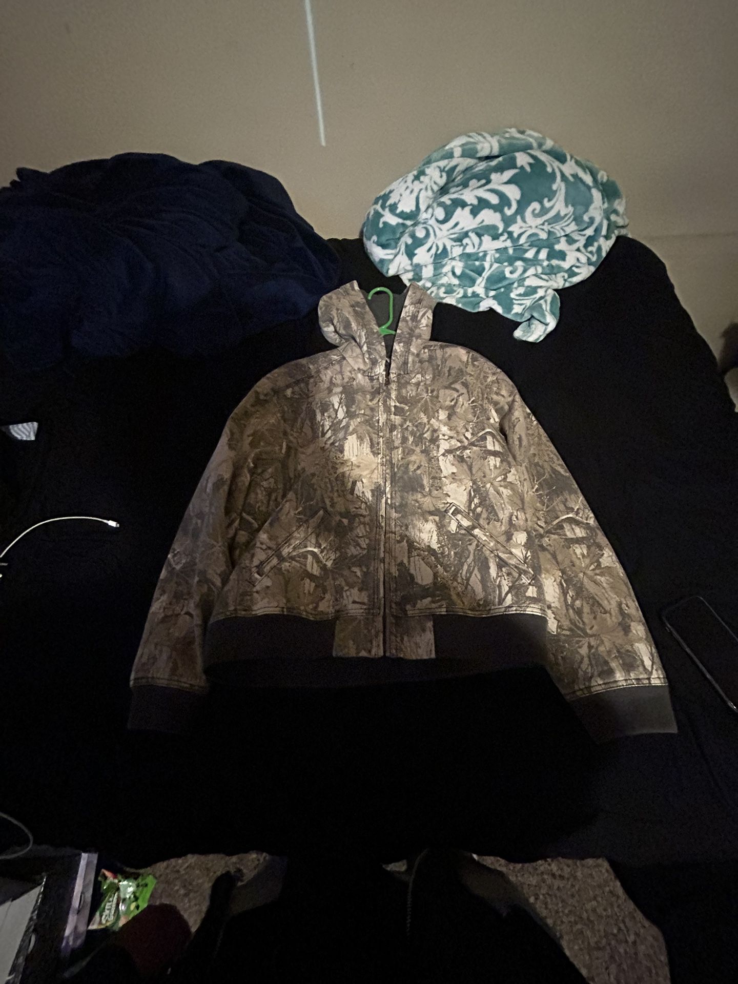 Hollister Camo Hoodie XL