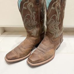 ARIAT WOMENS BOOTS SIZE 6 $45