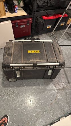 Dewalt rolling tough box