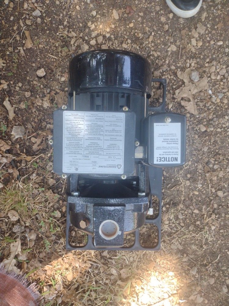 CountyLine Convertible Cast Iron Jet Pump 70ft. Well Pump 1 HP