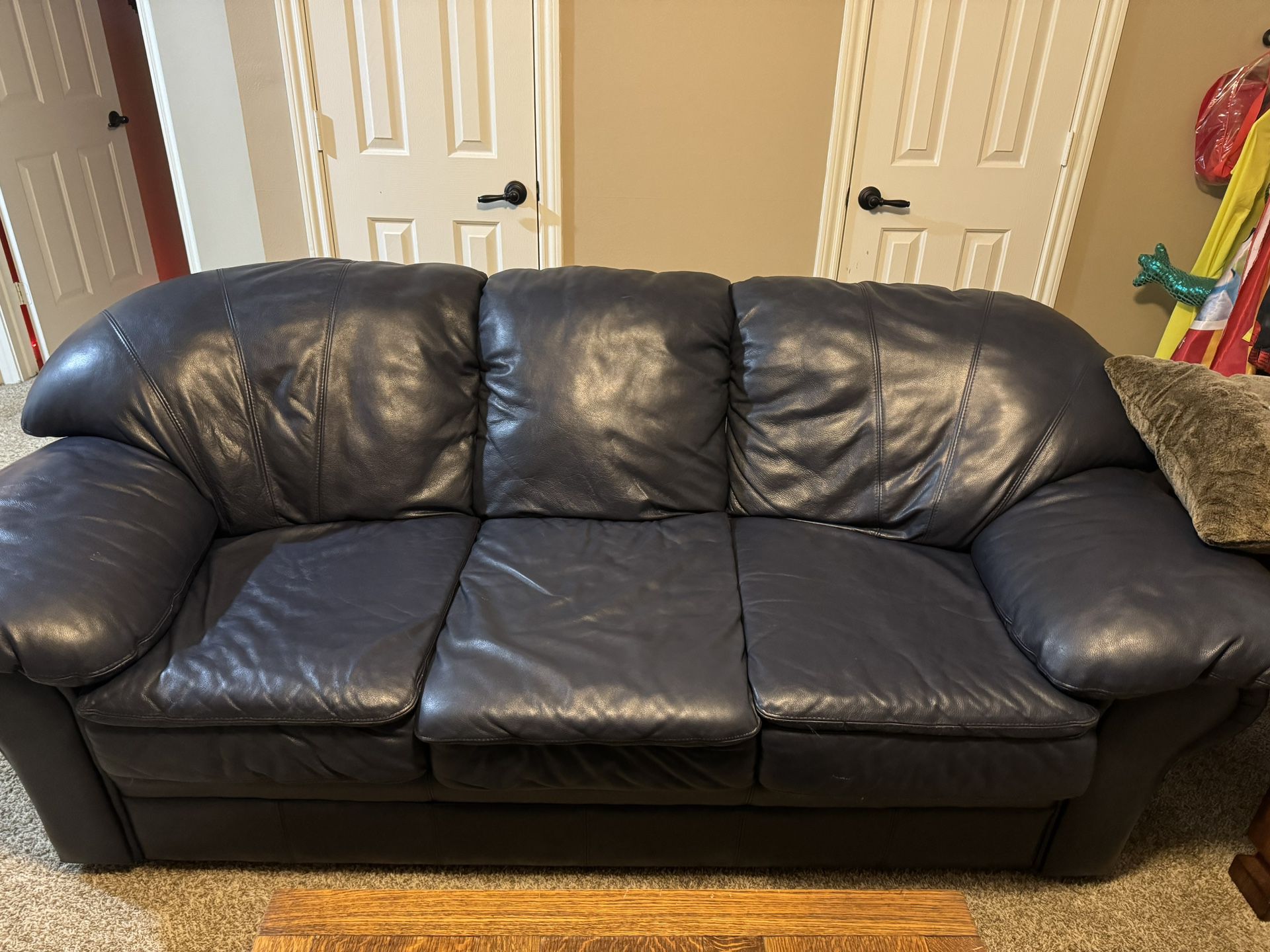 Blue Leather Couch With Pull Out Bed 