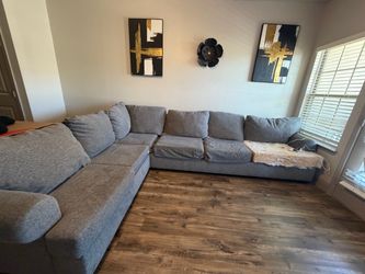 Grey couch amazing condition