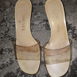 VINTAGE CHANEL HEEL SLINGS