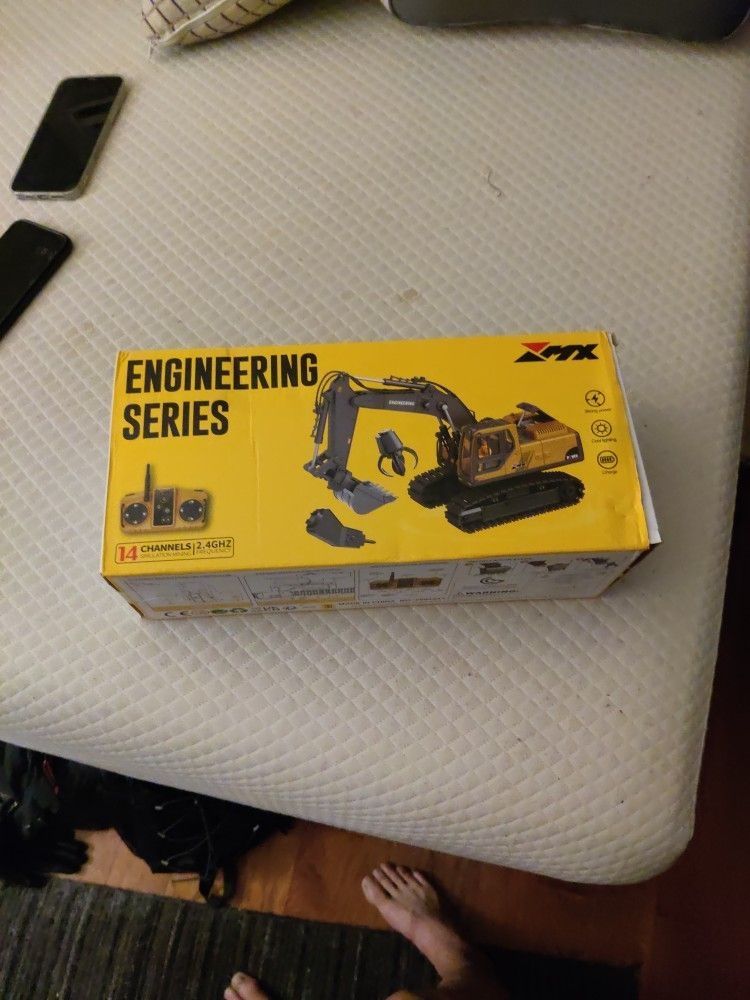 RC Truck -  Construction Excavator (Brand New)
