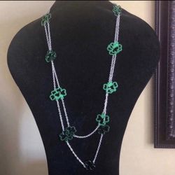 Elegant Green Clover Necklace 