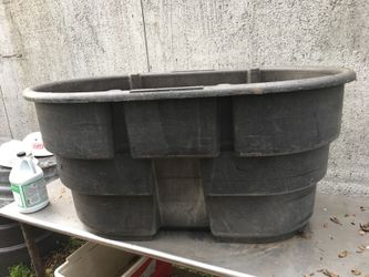 2 Ice. Wells Fill up with beer soda or water We used to use this for Big invents I don’t need it anymore because I closed my bar !!!!!