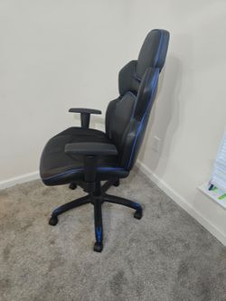 LEATHER GAMING CHAIR 