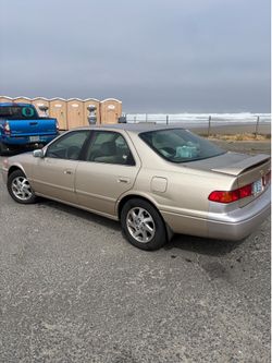 2000 Toyota Camry
