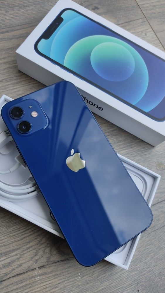 Apple IPhone 12 : Unlocked. Like New
