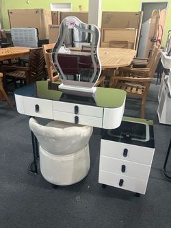 Modern White Vanity Desk Set with Mirror and Stool，$220