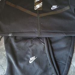 Tech Sweatsuit 