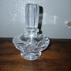 Clear Crystal Or Glass Saucer Shaped Perfu.e Bottle With Vertical Cut Stopper