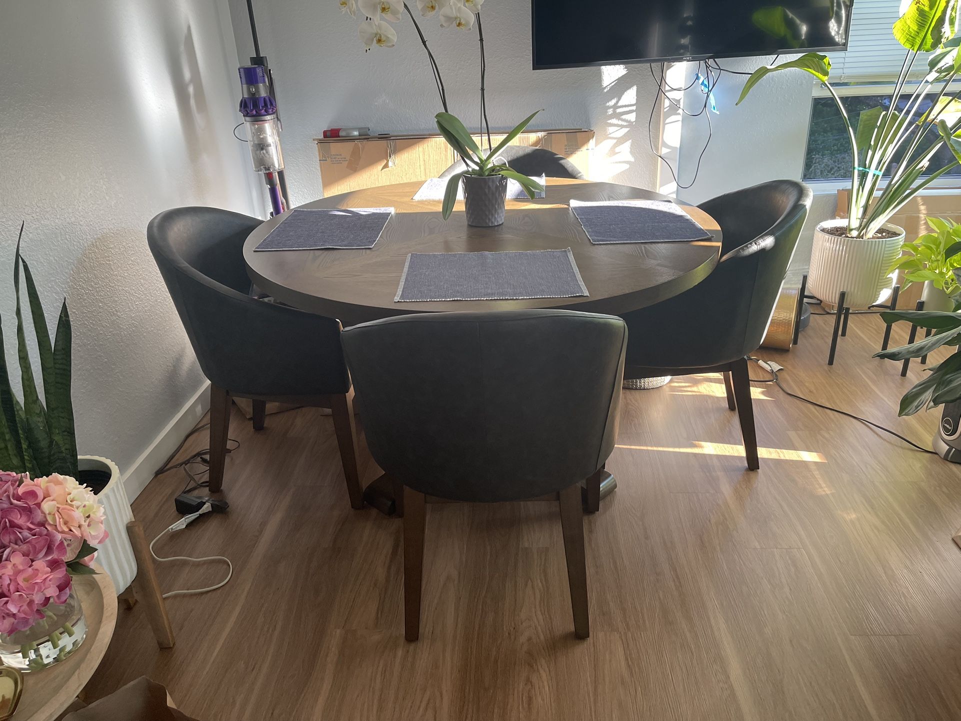 Dinning Room Table