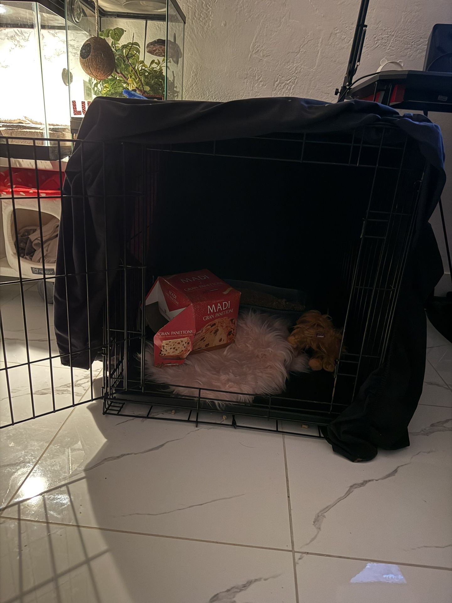 X-large Dog Crate- WILL TRADE FOR SMALL CRATE GOOD CONDITION