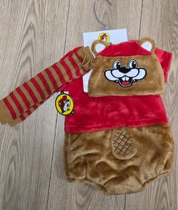 Buc-ees talla 3 a 6 meces y 9 meces $15 c/u