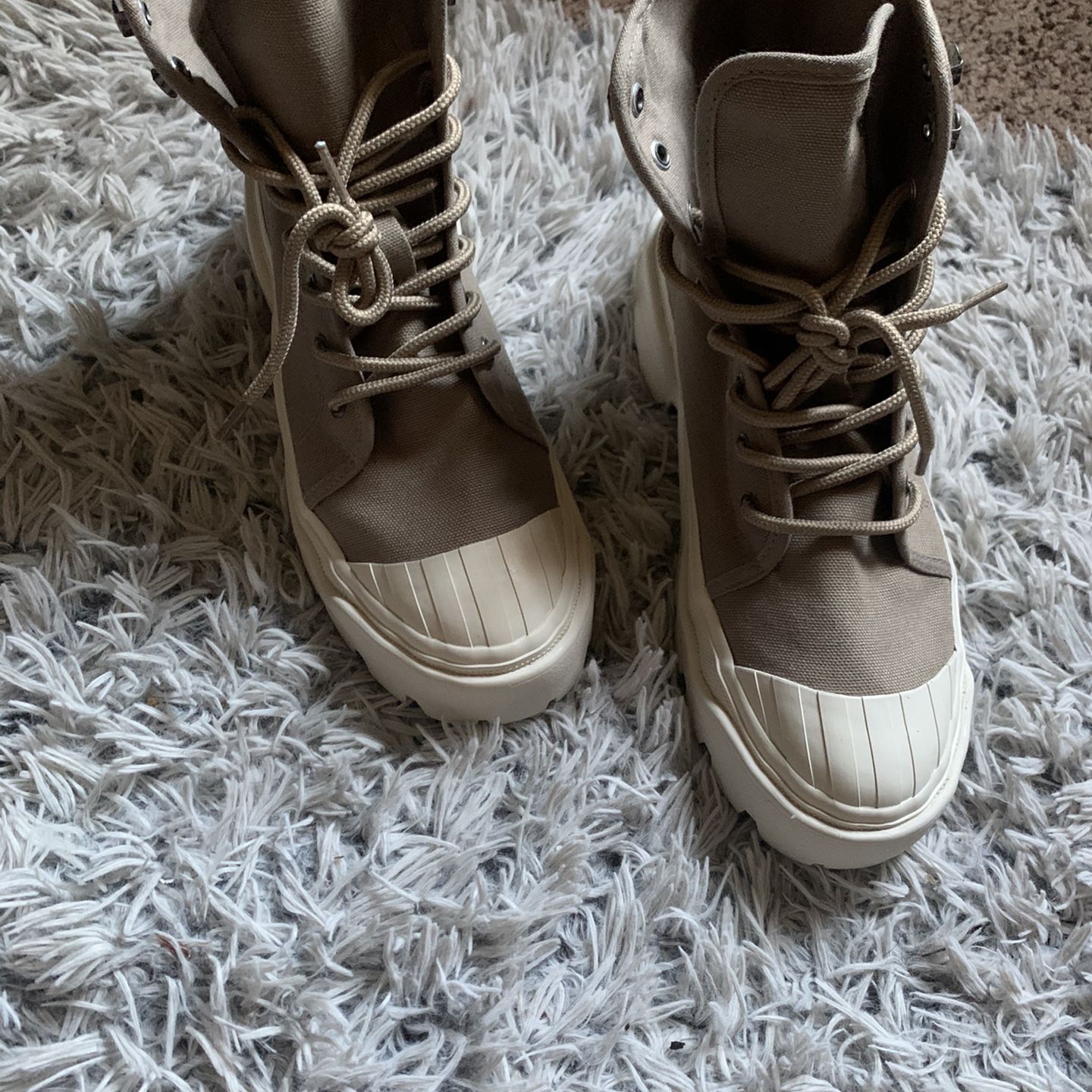 Hightop Military style boots