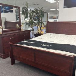 Cherry Wood Style 5pc Bedroom Set For Sale( Brand New)