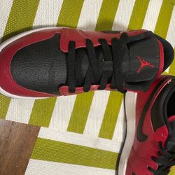 Nike Air Jordan 1’s Low “reverse Bred Pebbled” 4.5Y
