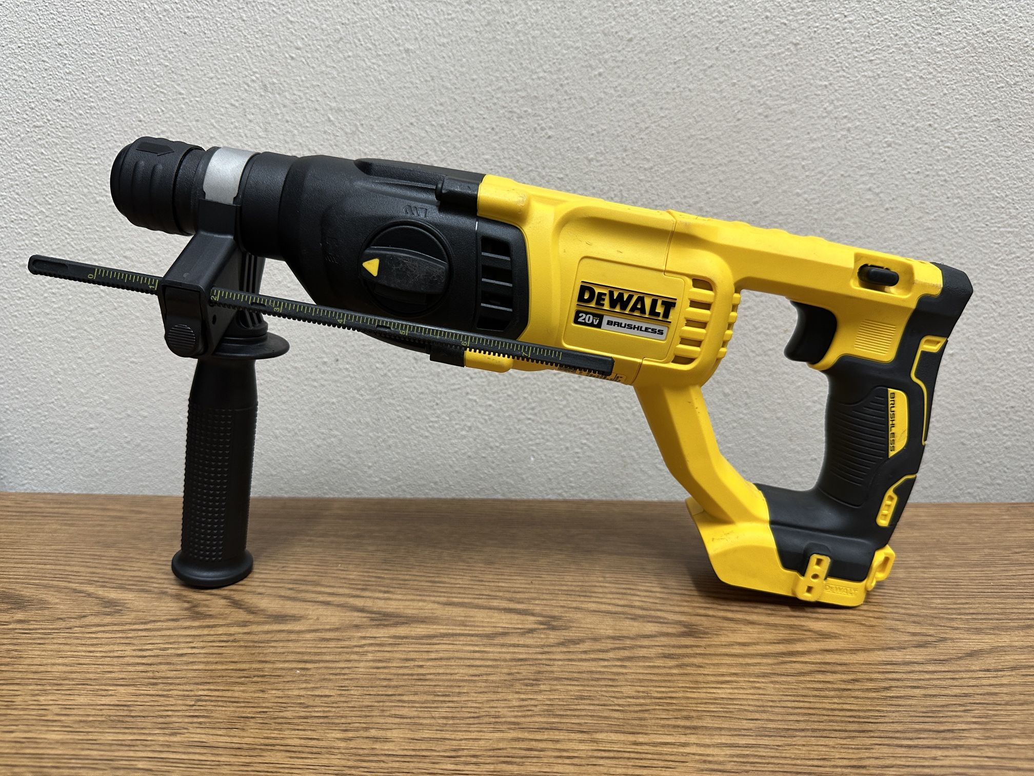 DEWALT DCH133B 20V MAX Cordless Brushless 1 in. SDS Plus D-Handle Concrete and Masonry Rotary Hammer (Tool Only)