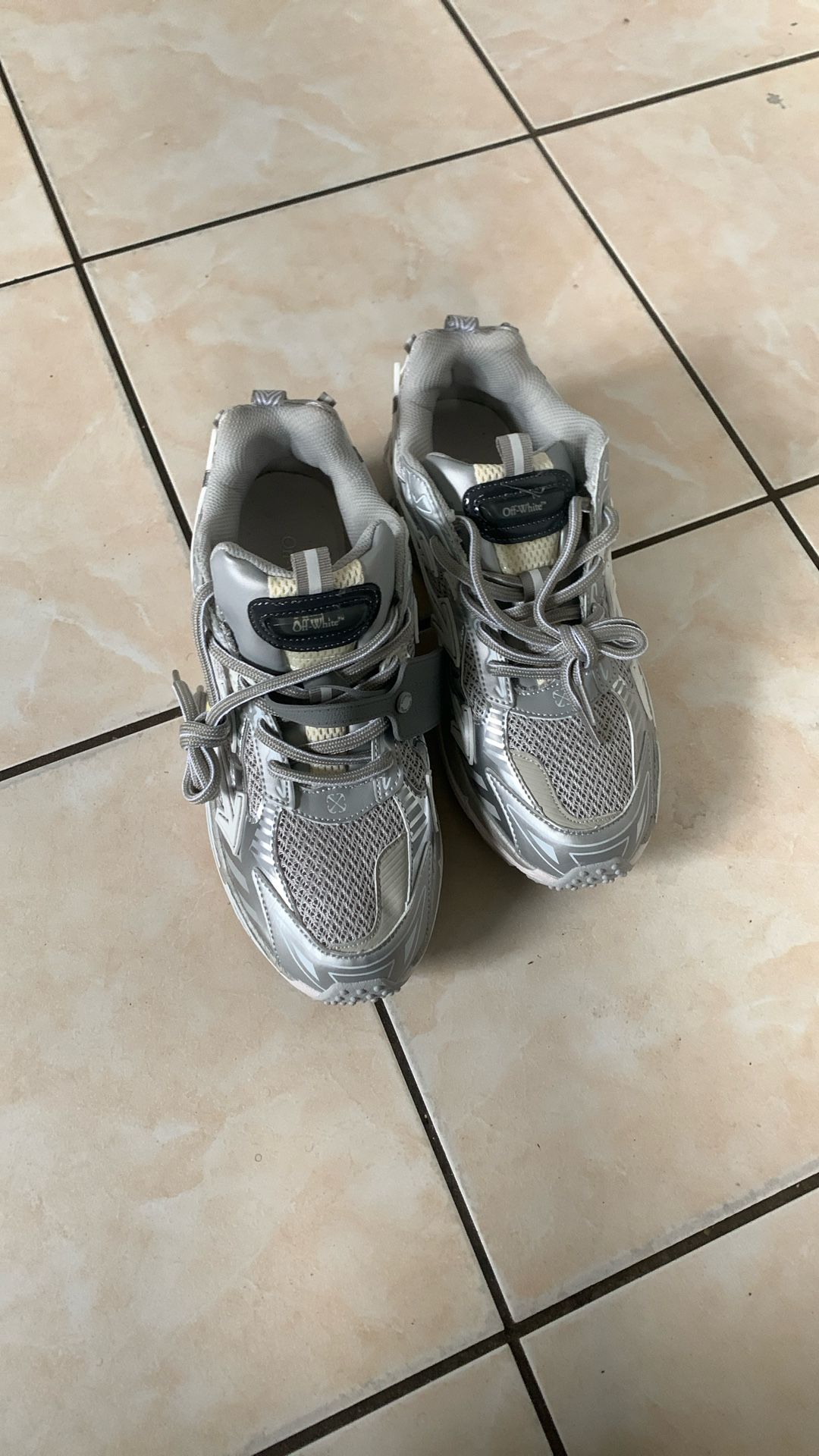 Offwhites Be Back Later Size 44 Brand New