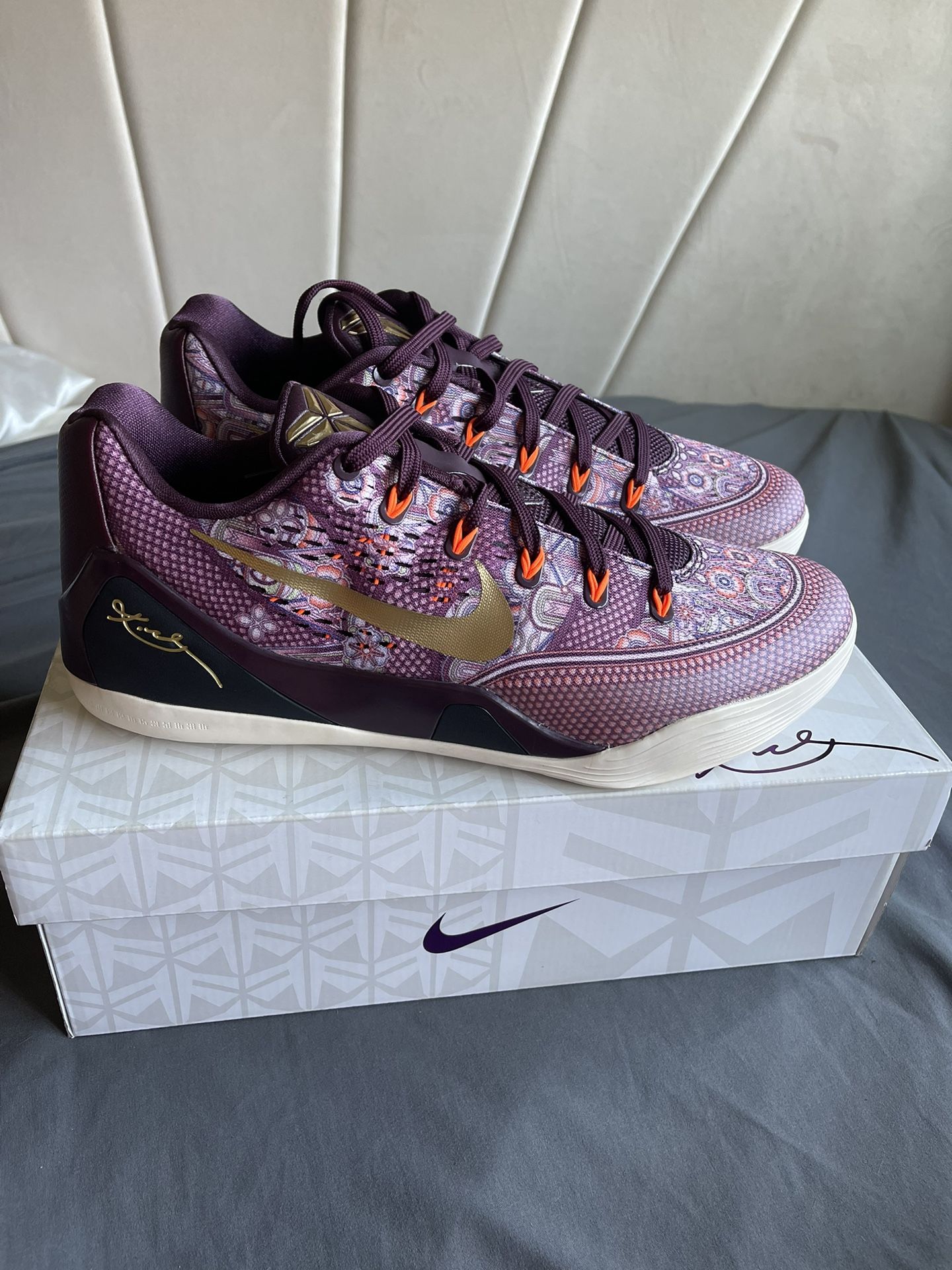 Kobe IX EM. Brand new in box. Nike Kobe IX 9 Low EM GS Game Royal Kids Youth Women  main image 4