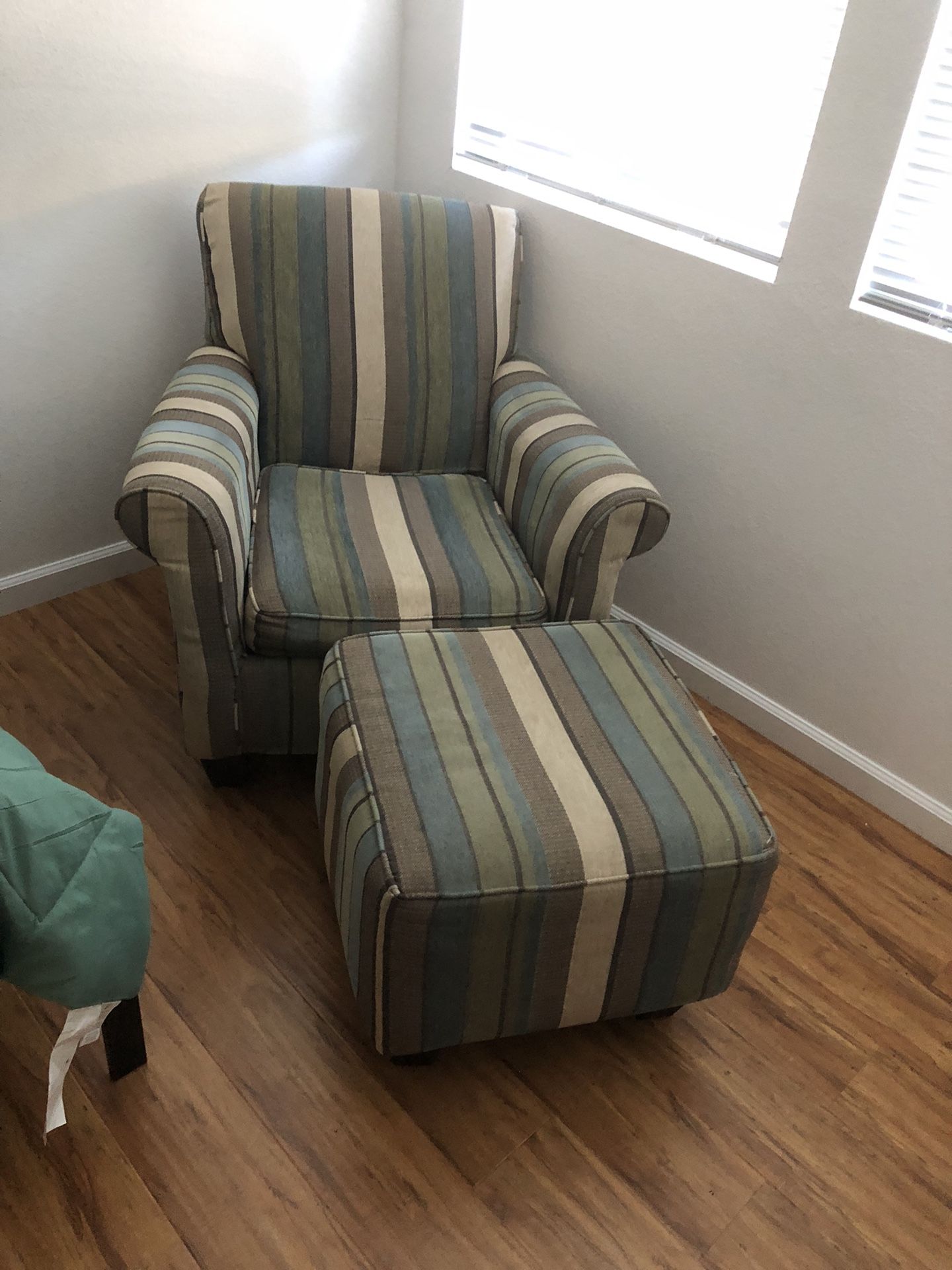 Arm Chair With Ottoman
