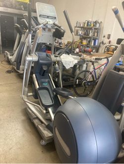 Precor 576 EFX Elliptical ( Delivery Included)