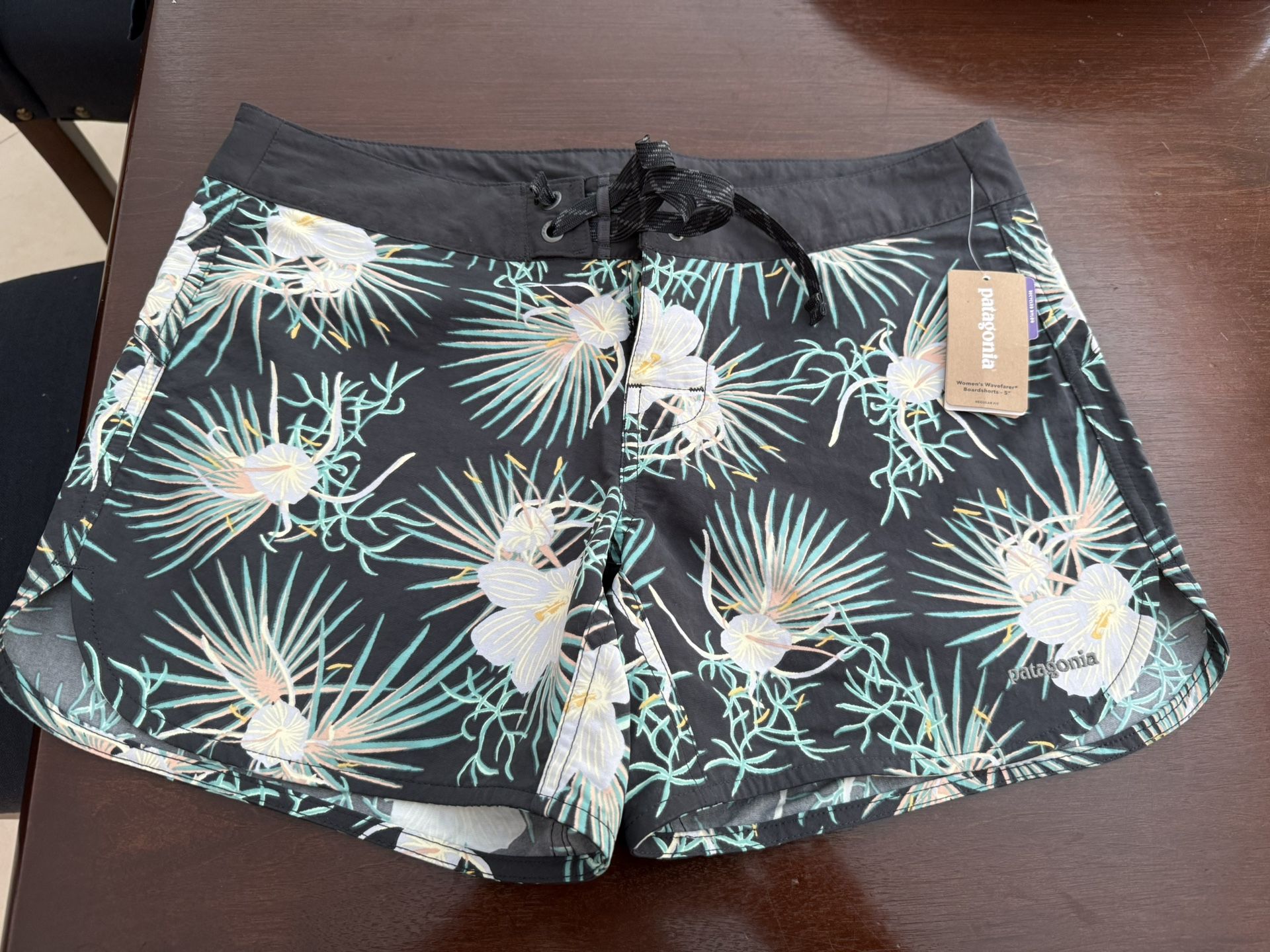Women's Patagonia Board Shorts size 6