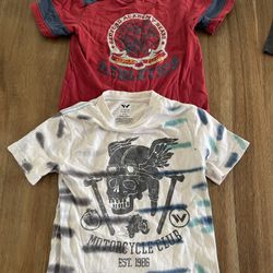 Boys - size 4 clothes T shirts Brands: Children’s place No rips or  tears