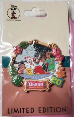 DEC Lilo &  Stitch 20th Anniversary  Ohana Means Family In The Snow Pin Limited Edition 250