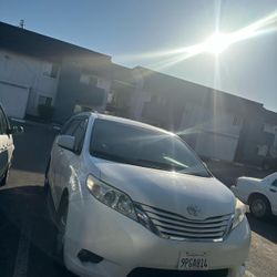 2016 Toyota Sienna